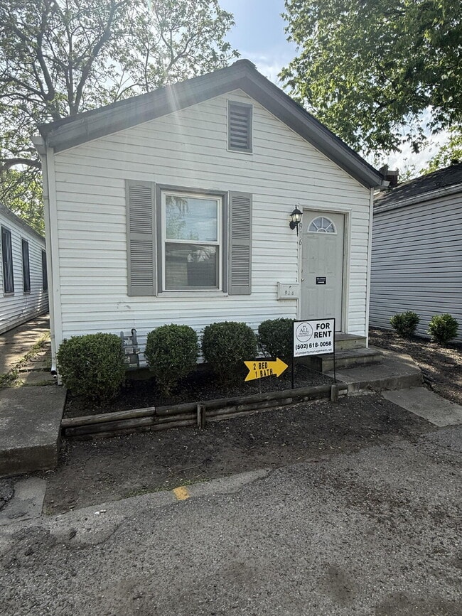 Building Photo - 2 bedroom, 1 bathroom House deep in the heart of the Highlands.
