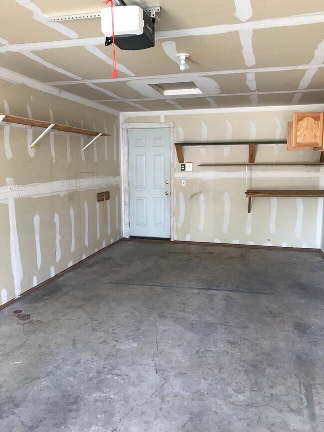 Building Photo - 150 NE 5th St