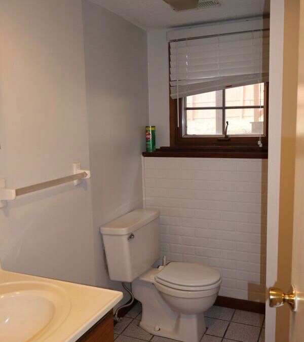 Building Photo - 3809 W Rollins Rd