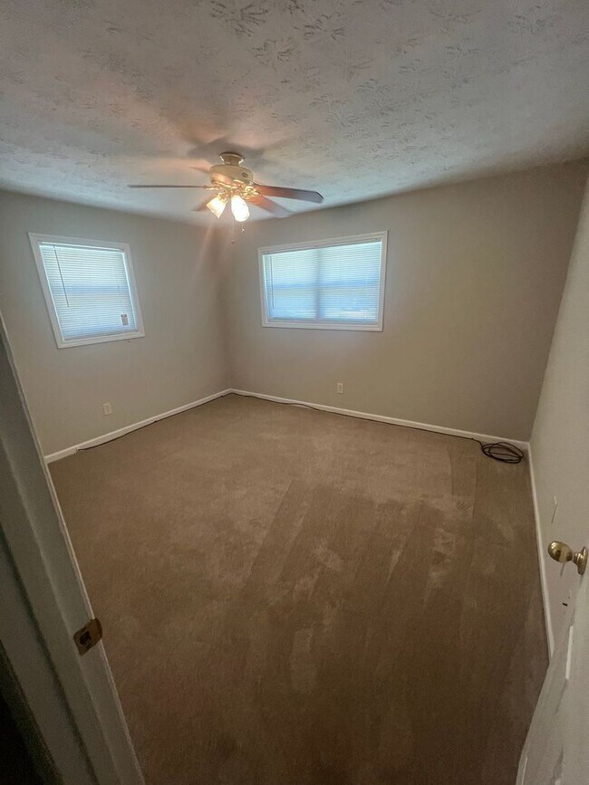 Building Photo - 4690 Cook Dr
