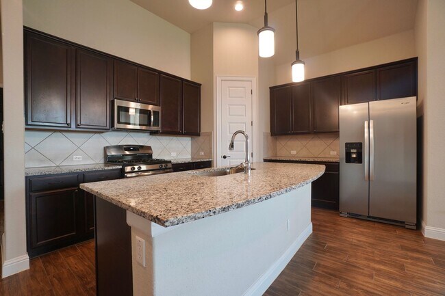 Building Photo - 6650 Verona Pl