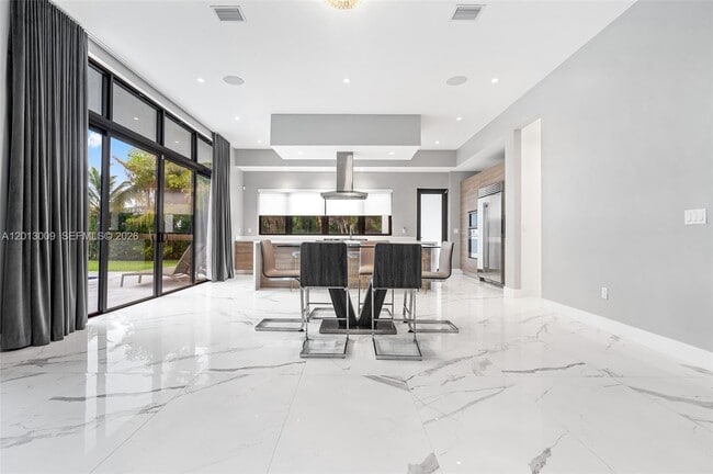 Building Photo - 16529 Botaniko Dr N