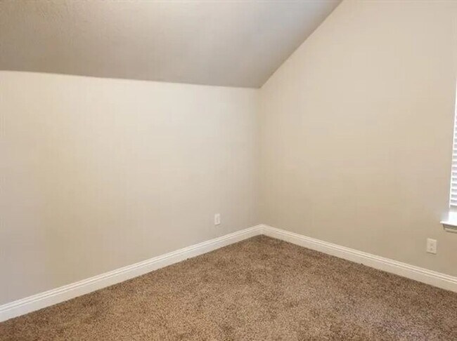 Building Photo - Coming Soon! 4BR/3.5BA | Updated Single Family Home | 2-Car Garage Parking | Fenced backyard