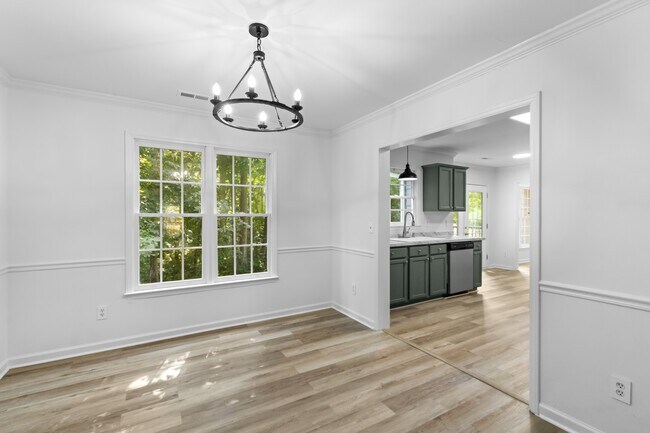Building Photo - 6649 Speight Cir