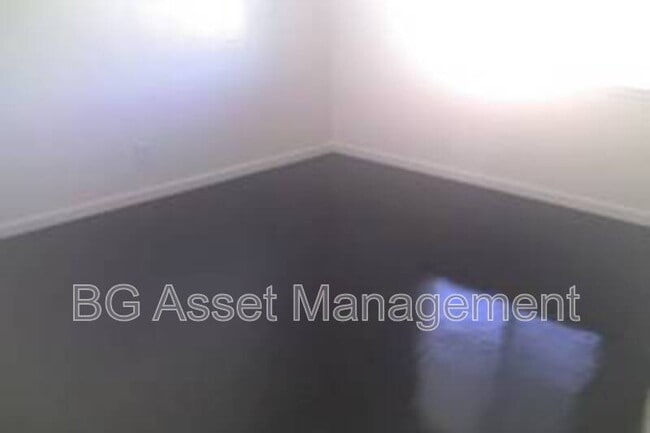 Building Photo - 1415 Visalia Ave