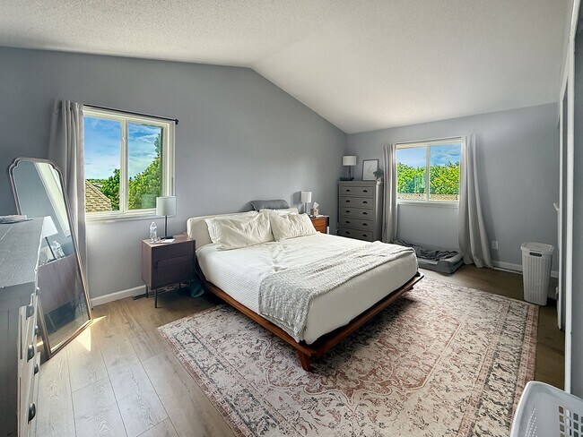 Building Photo - $0 DEPOSIT OPTION. SPACIOUS 4-BEDROOM CENT...