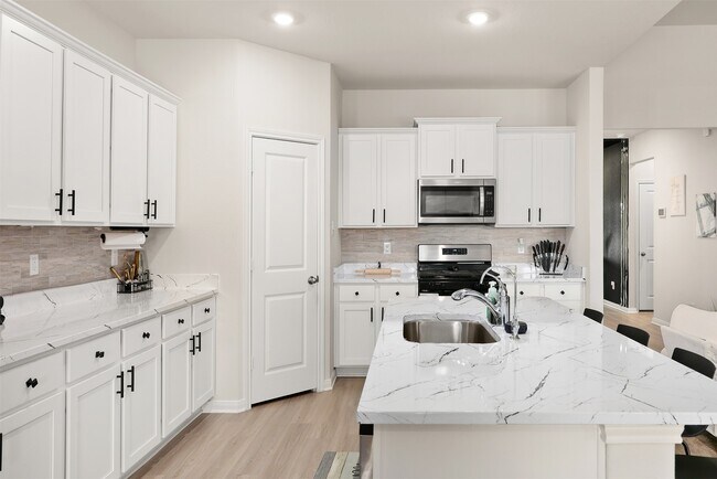 Building Photo - 14209 Freeboard Dr