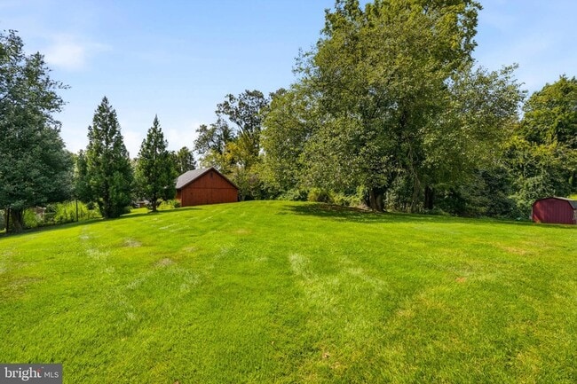Building Photo - 8643 Ridge Rd