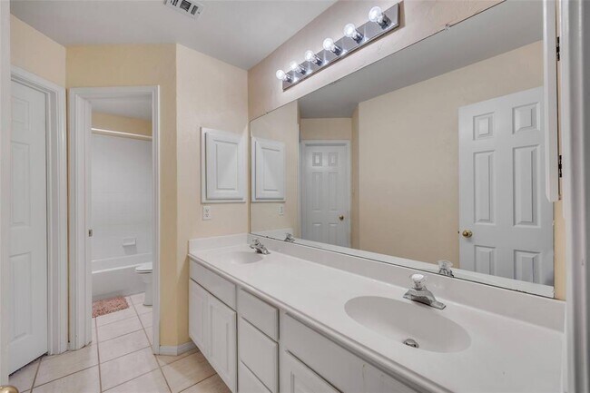 Building Photo - 10513 Indigo Broom Loop