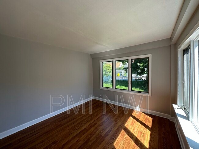 Building Photo - 209 N Rensselaer Ave