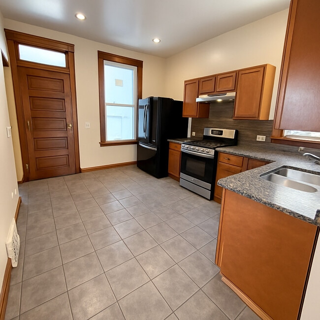 Building Photo - 3607 W Wrightwood Ave