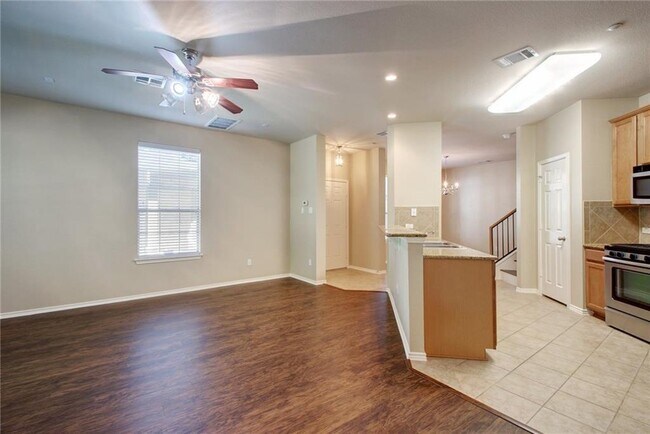 Building Photo - 1310 W Parmer Ln