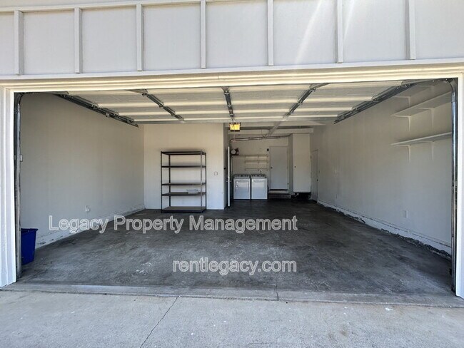 Building Photo - 9012 Alderson Ave