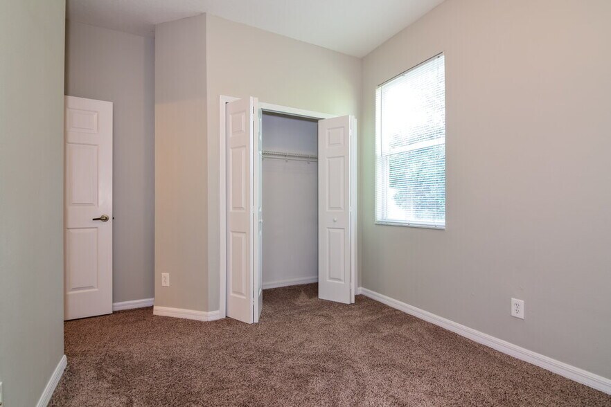 Building Photo - 15819 Stags Leap Dr