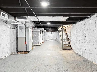 Building Photo - 143 N Conestoga St