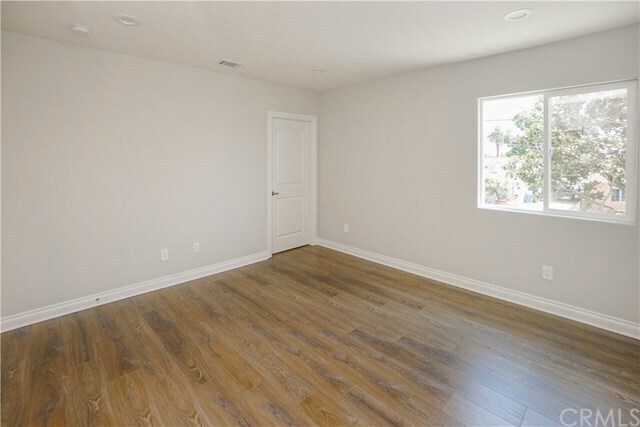 Building Photo - 1229 E 45th St