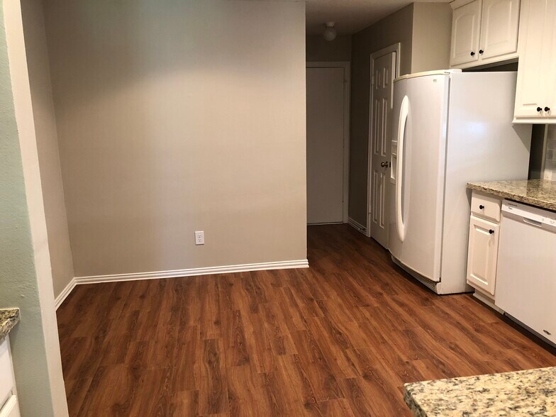 Building Photo - 22014 Shady Valley Dr