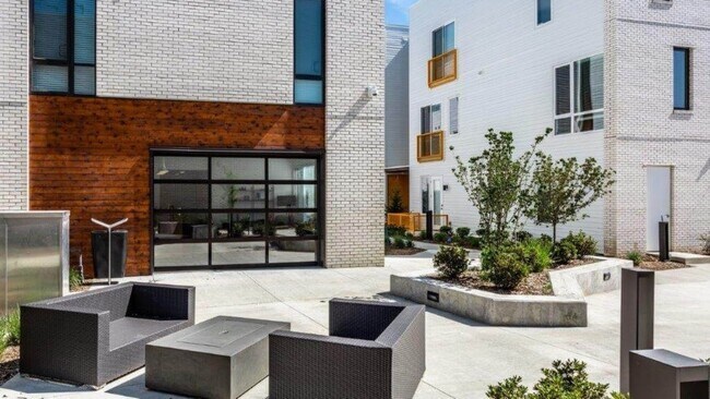 Building Photo - 2697 Troost Ave