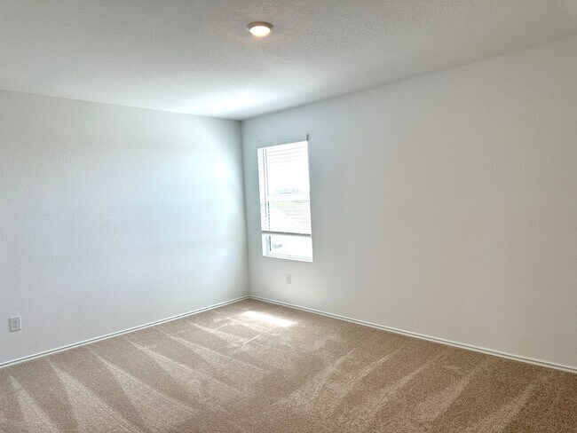 Building Photo - Coming Soon!  Late July Move in Available...