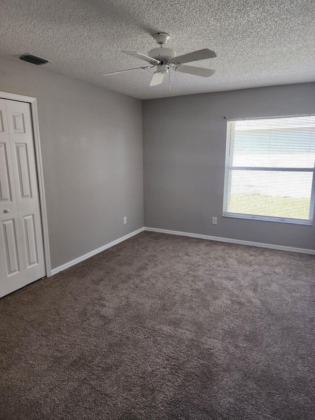 Building Photo - 1415 Hill Ave