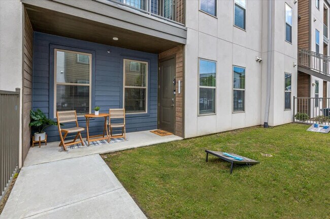 Building Photo - 698 Basilica Bay Dr