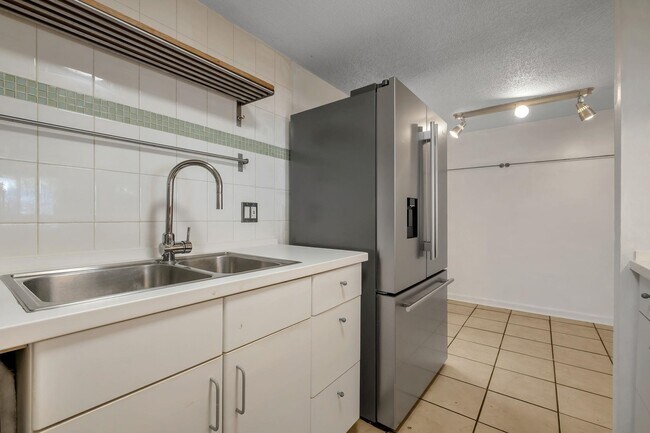 Building Photo - 2471 Talco Hills Dr