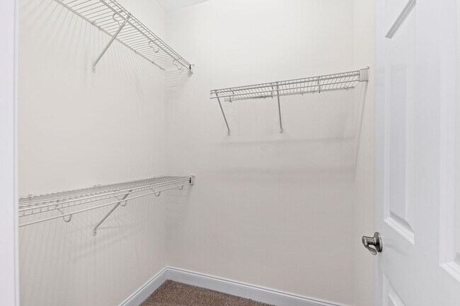 Building Photo - Spacious 3-Bedroom Condo in Prime Raleigh Location!