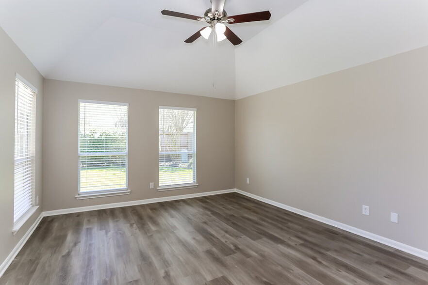 Building Photo - 13606 Caney Springs Ln