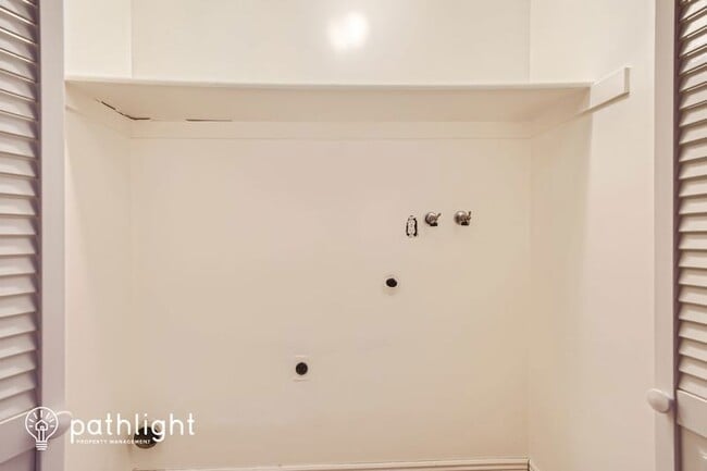 Building Photo - 846 E 900 N