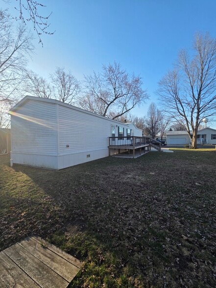 Building Photo - 103 Oak Ave