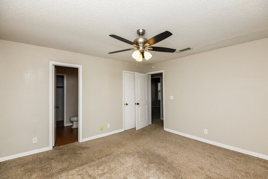 Building Photo - 505 Plainview Dr