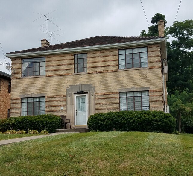 Primary Photo - 2625 Park Ave