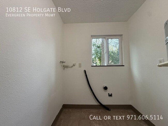 Building Photo - 10812 SE Holgate Blvd
