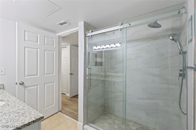 Building Photo - 1830 Florida Club Cir