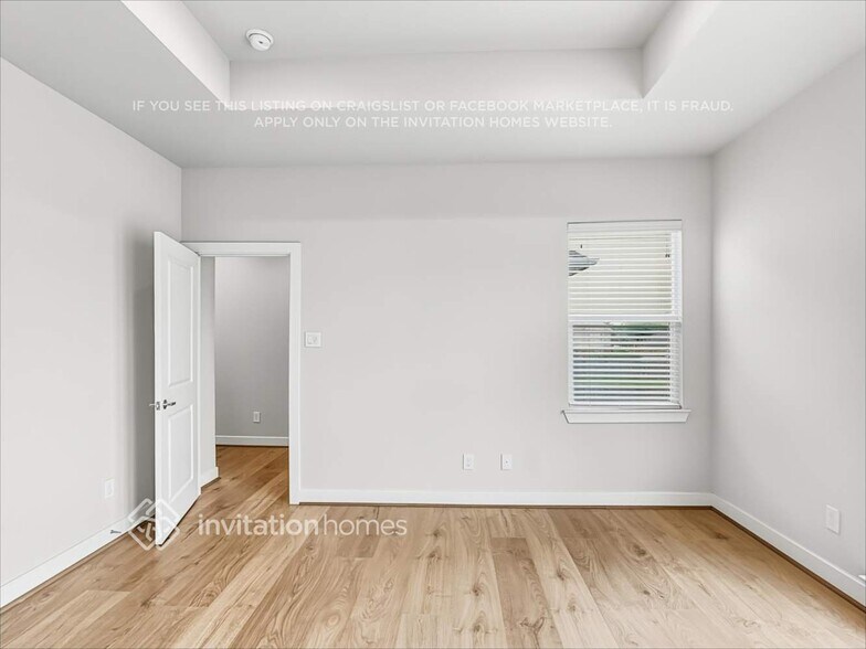 Building Photo - 12410 Executive Dr