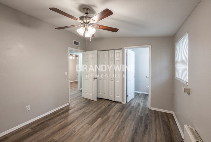 Building Photo - 1206 E Camellia Dr