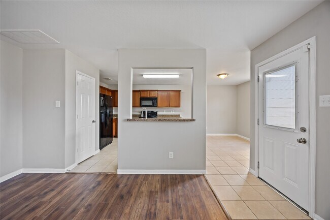 Building Photo - 16267 Silver Wing Ln