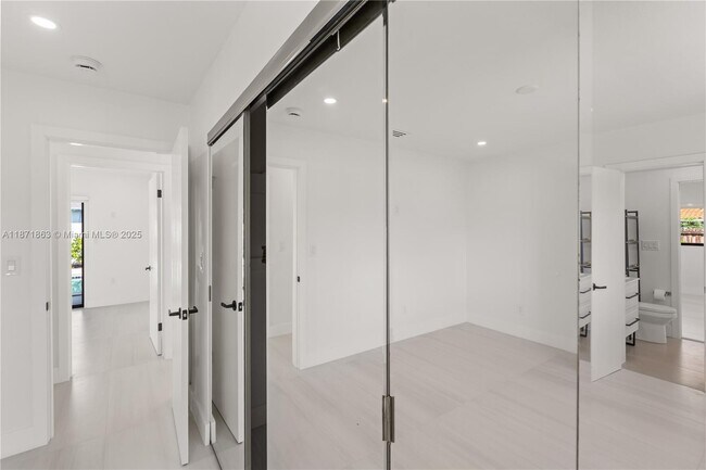 Building Photo - 6010 SW 108th Pl