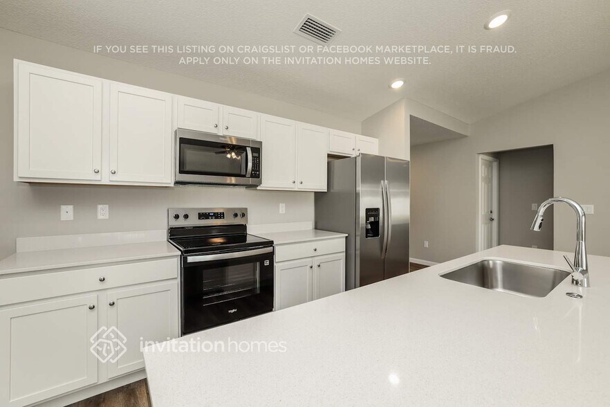 Building Photo - 3851 SW Janiga St