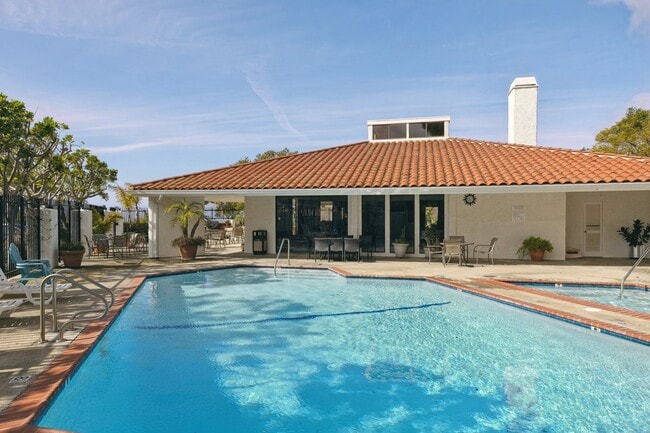 Building Photo - Seaview Hills Condo in Midtown Ventura