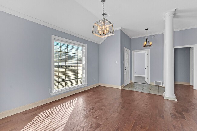 Building Photo - Charming Arlington Home with Modern Upgrades