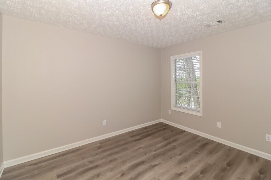 Building Photo - 4022 Paloverde Dr