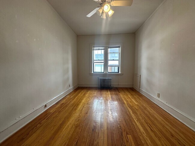 Interior Photo - 1628 Franklin