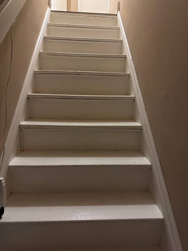 Building Photo - 507 Barton Ave