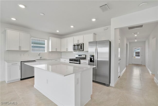 Building Photo - 42425 Cascade Dr