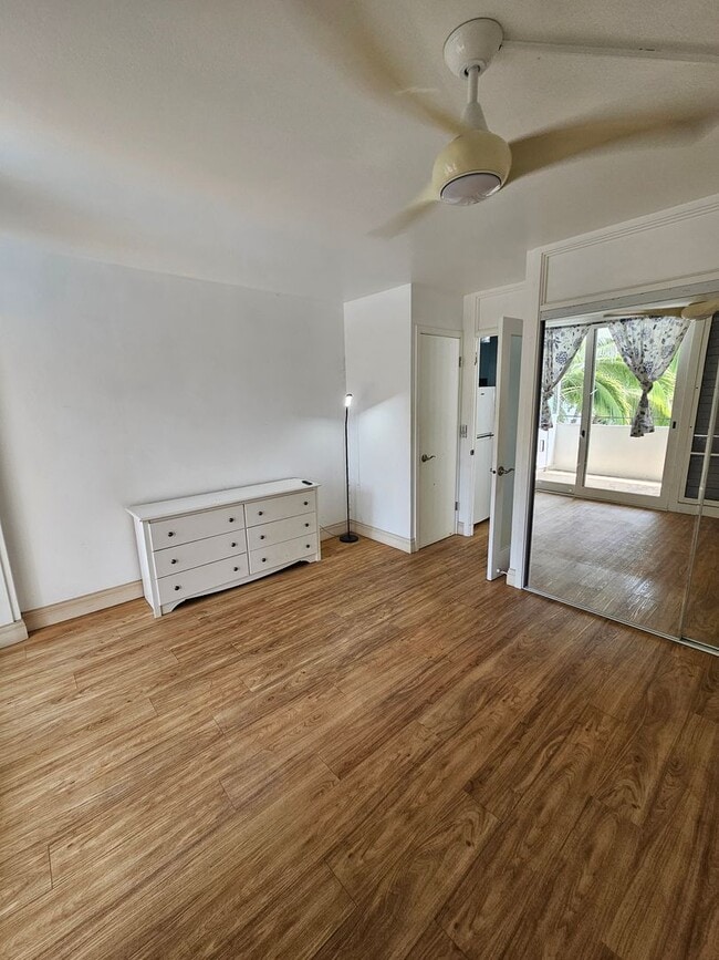 Building Photo - Fully Furnished. Updated. Waikiki (No parking)