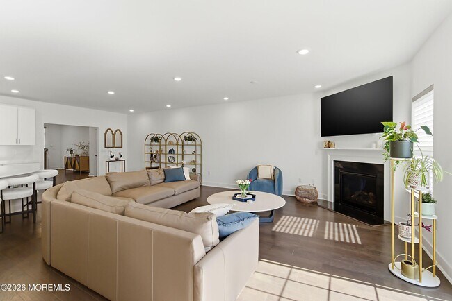 Building Photo - 1402 Journey Ave