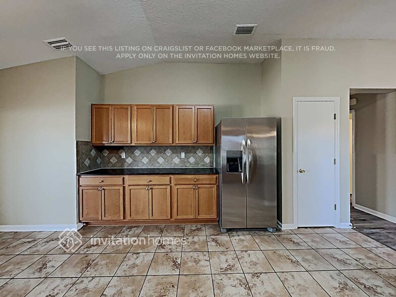 Building Photo - 12390 Deersong Dr