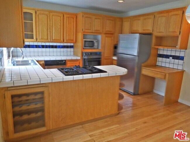 Building Photo - 1621 Silverwood Terrace