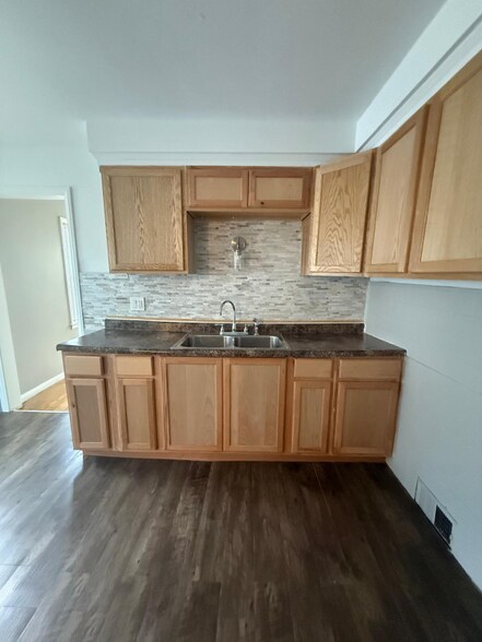 Building Photo - 11350 Stockwell St